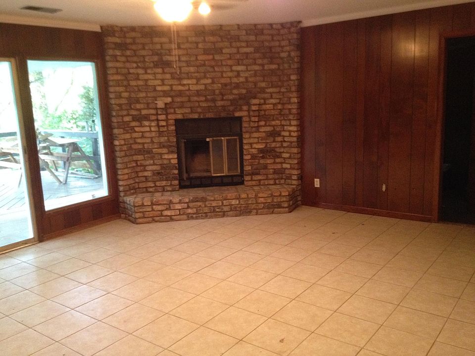 2nd image of 2907 Pecan Ave