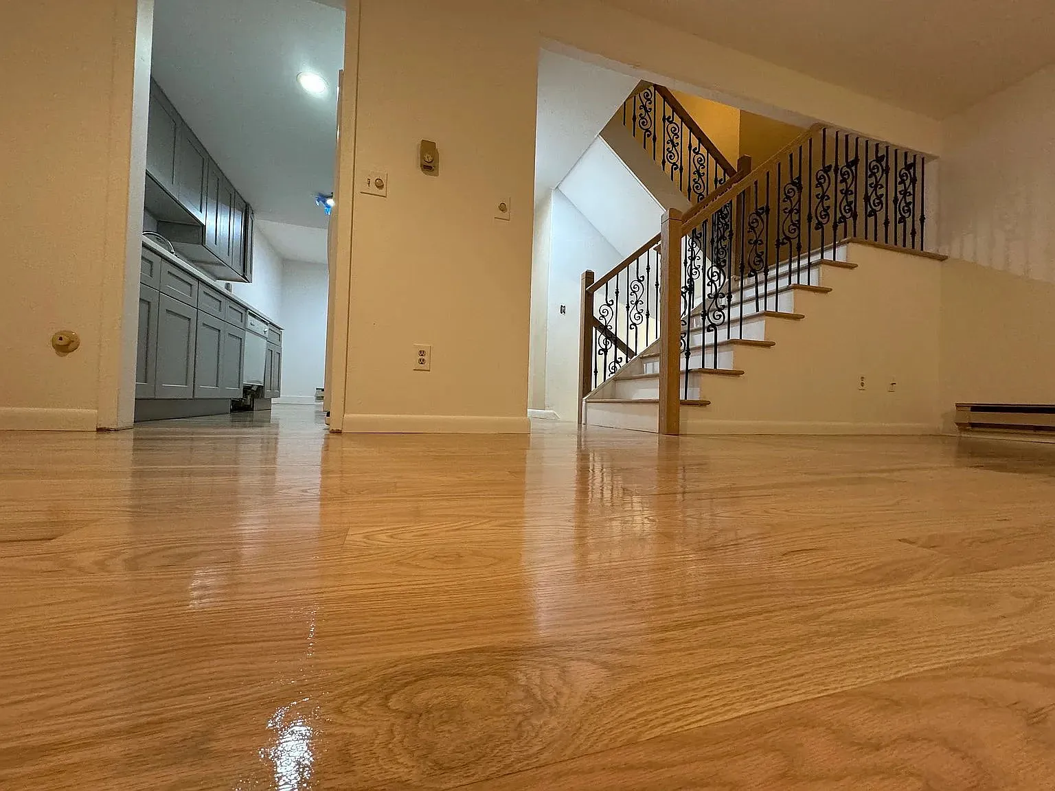 3 bed, 3.0 bath, 2000 sqft, $3,450 — Photo 2