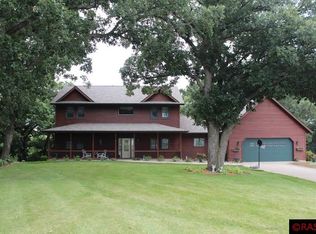 8786 377th Ave, Blue Earth, MN 56013