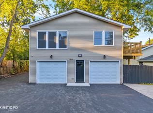 18888 W Oak Ave #B, Mundelein, IL 60060