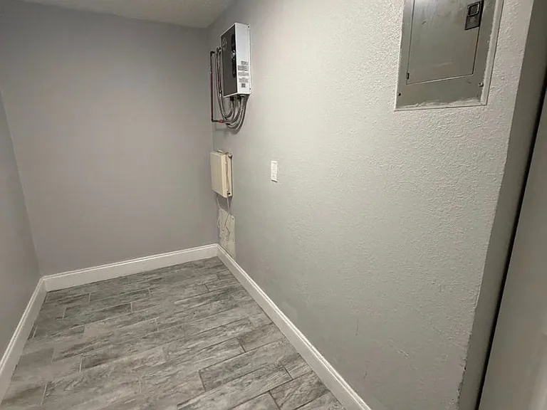 Strawberry Place Apartments — Photo 20