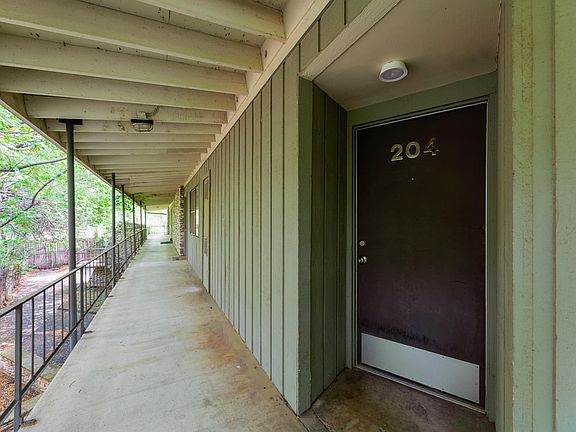 5th image of 2308 Enfield Rd APT 204