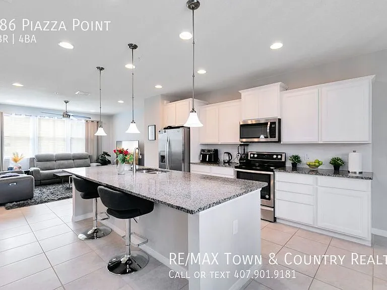 586 Piazza Point — Photo 6