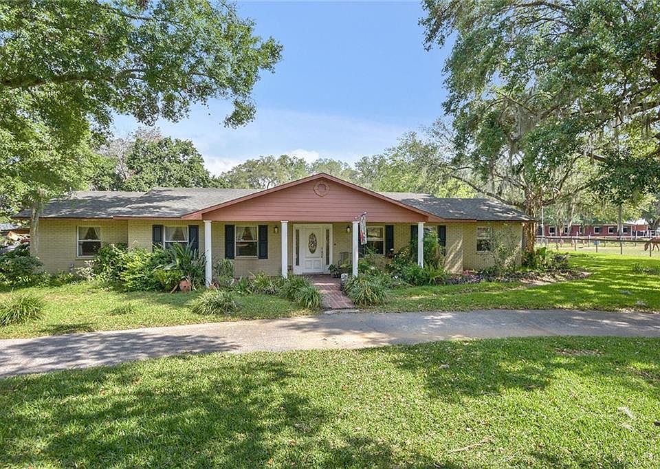 1st image of 2502 Country Ln