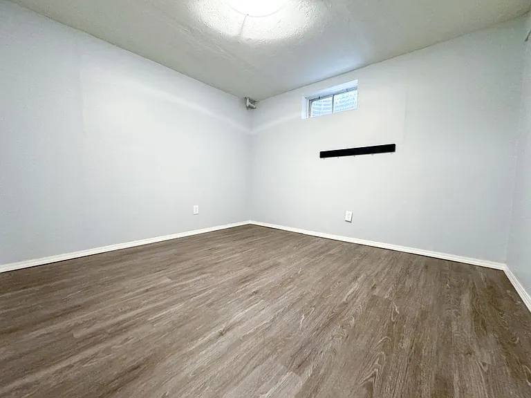 202 S Walbridge Ave — Photo 7