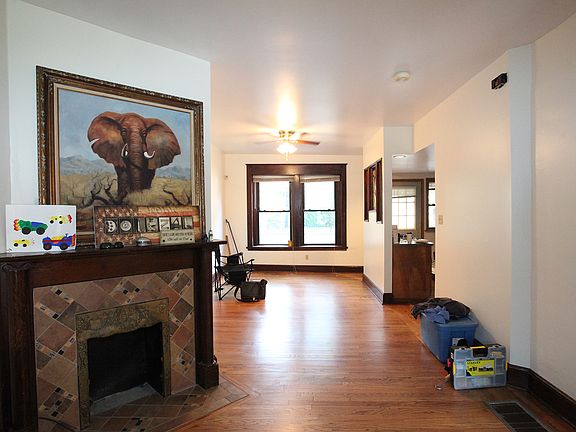 4th image of 1414 W 81st St