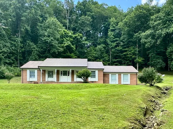 140 Richwood Rd, Richwood, WV 26261