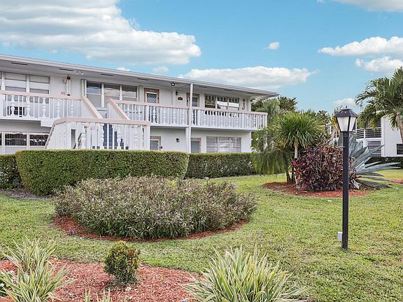 5th image of 125 Oakridge J #125