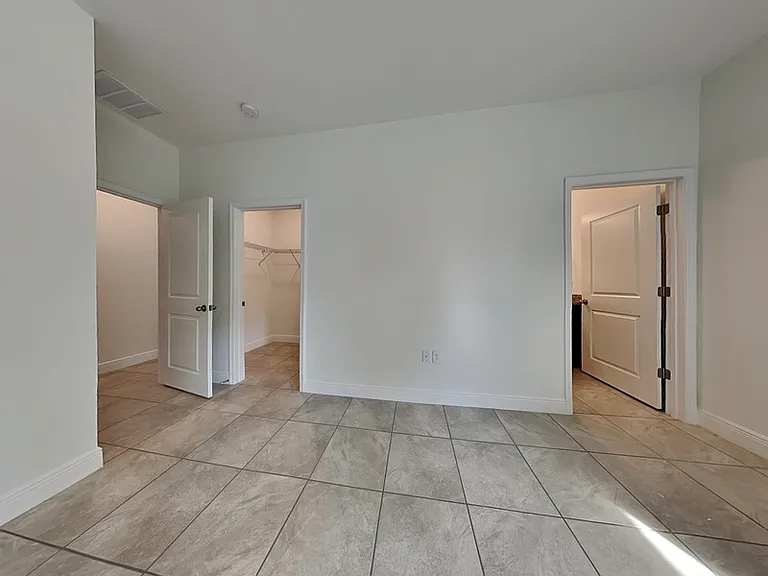 560 Marion Oaks Blvd — Photo 7