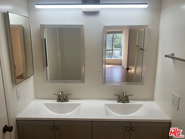 6000 Canterbury Dr #6000D212 — Photo 7