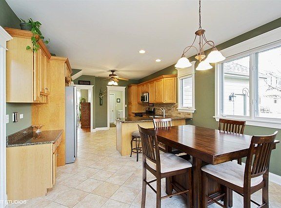5th image of 600 Rollingwood Dr