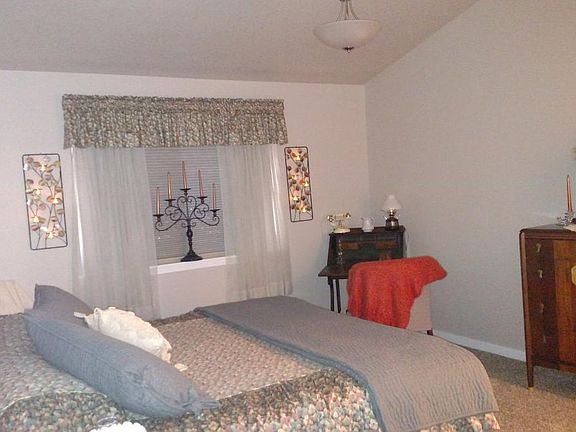 Master Bedroom King Size Bed