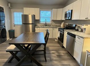 126 N 4th St #1, Hampton, VA 23664