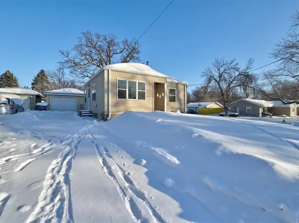 3001 Garden Ave, Des Moines, IA 50310