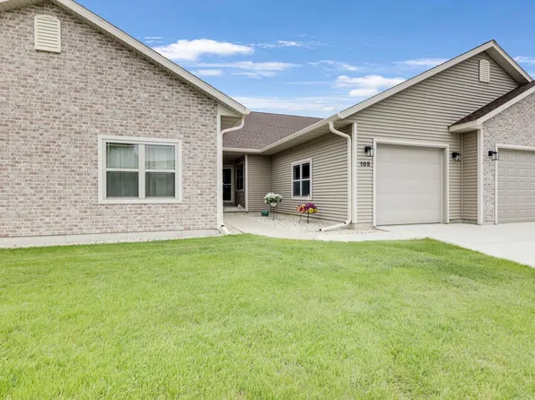 105 Community Dr, Fall River, WI 53932