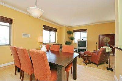 Dining room / living room