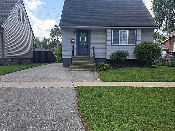 2nd image of 1953 Francois Rd
