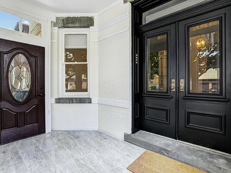253 Born St #1 — Photo 11