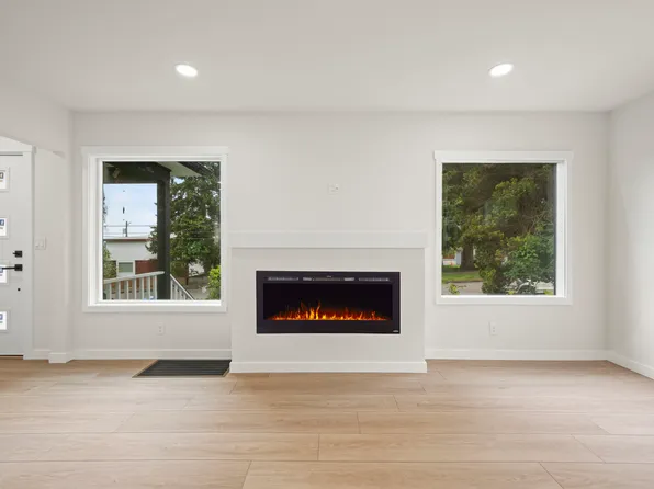 730 N 98th St, Seattle, WA 98103