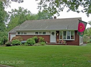 10 Pitcairn Ave, Ho Ho Kus, NJ 07423