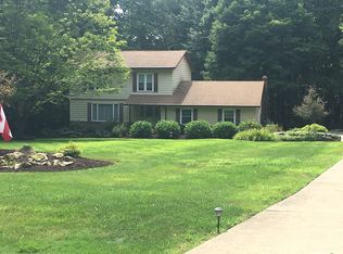 18790 Highpoint Rd, Chagrin Falls, OH 44023