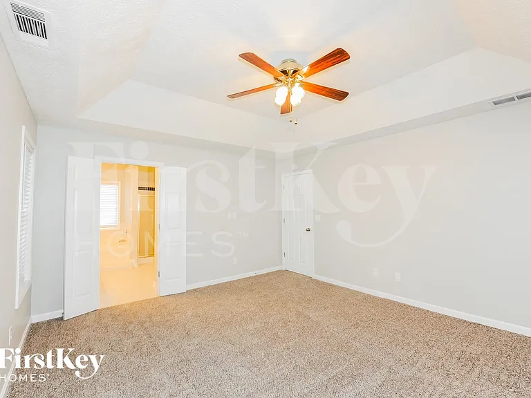 2001 Hawthorne Way — Photo 10