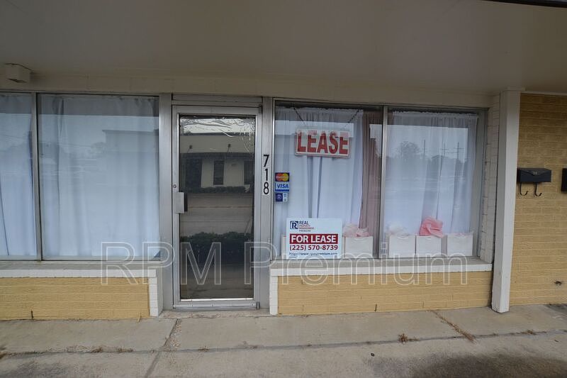 2nd image of 718 N Burnside Ave