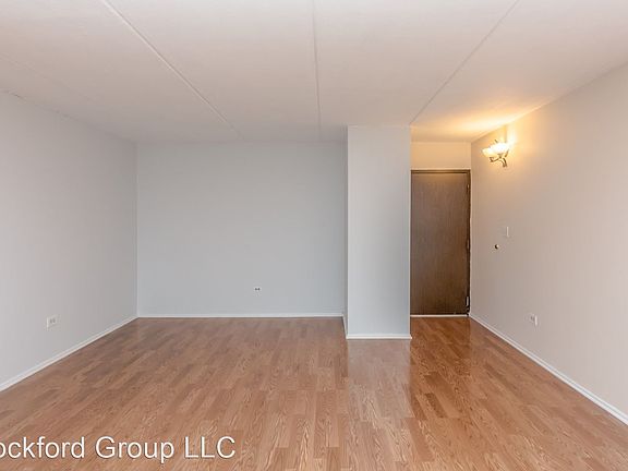 5th image of 102 Rockford Ave APT 304