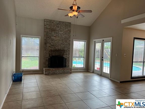2nd image of 302 Magdalena Dr