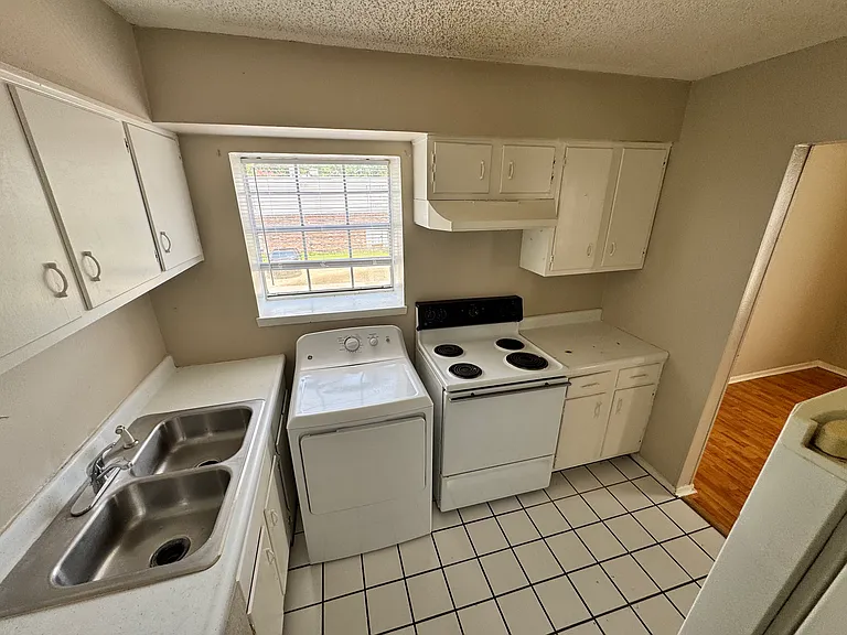 680 Sharp Ln #403 — Photo 20