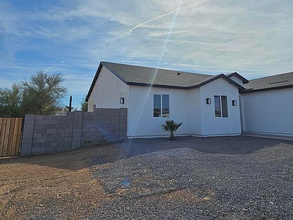 3rd image of 947 N Warner Drive