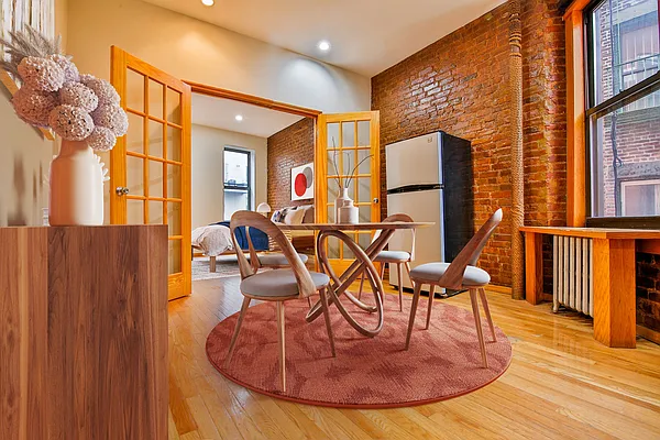 Rented by Platinum Properties | media 9