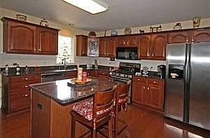 3rd image of 10534 Royal Oak Dr