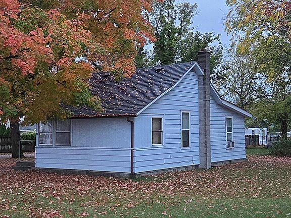 2nd image of 113 Broad St