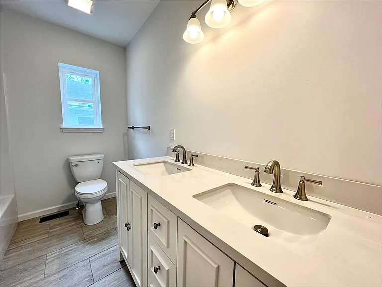 126 Main St #2 — Photo 9