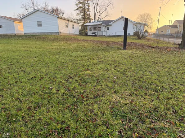 308 S West St, Charlottesville, IN 46117