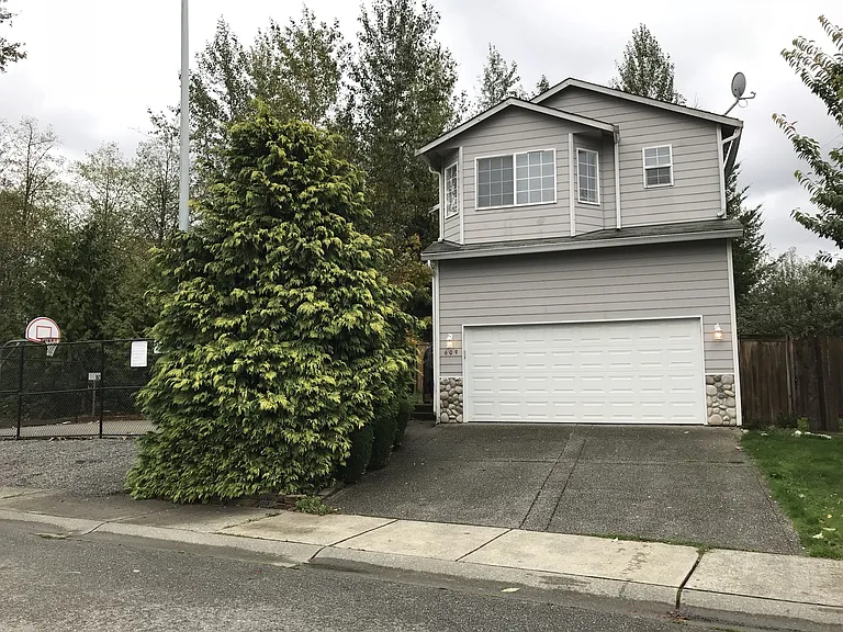 609 84th Ave SE — Photo 1