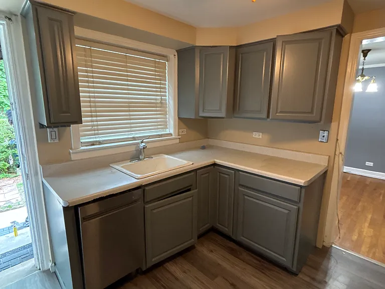 407 Dodge Ave — Photo 3