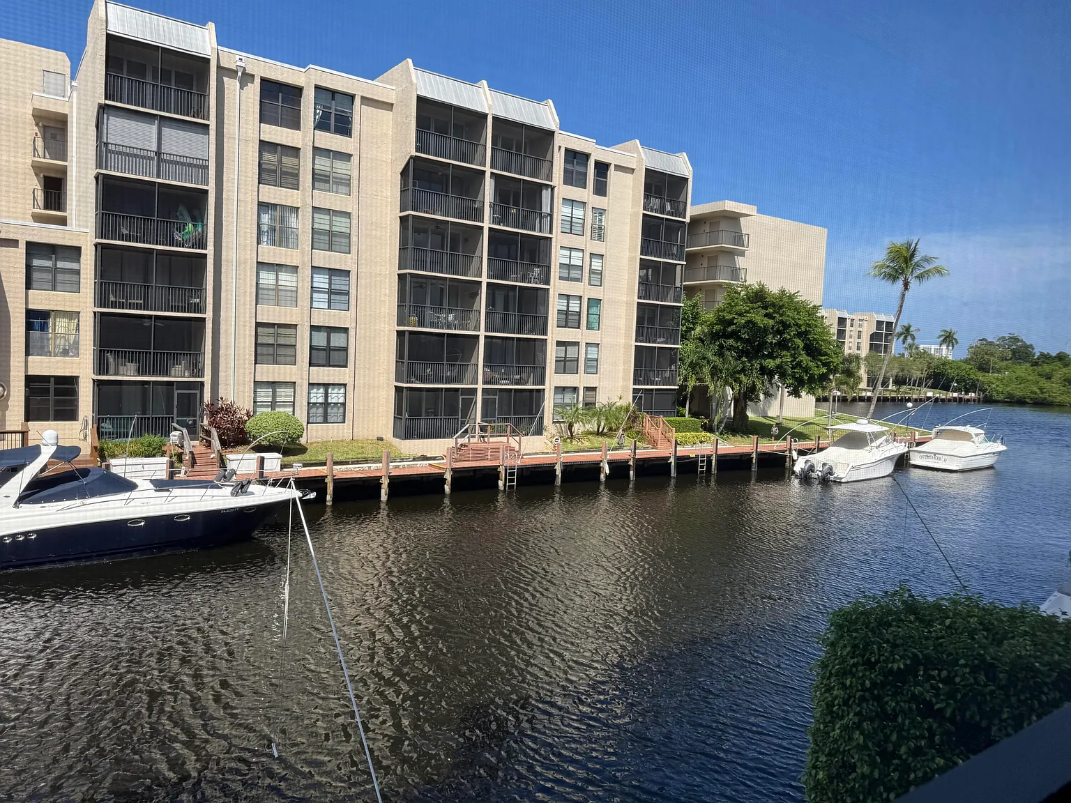 2 bed, 2.0 bath, 1095 sqft, $2,900 — Photo 2
