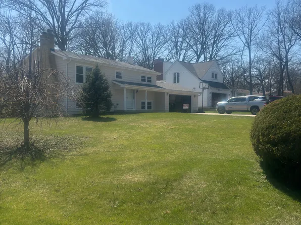 27W327 Manchester Rd, Winfield, IL 60190