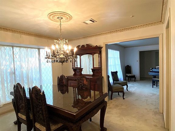 5th image of 4202 Meadowbank Dr