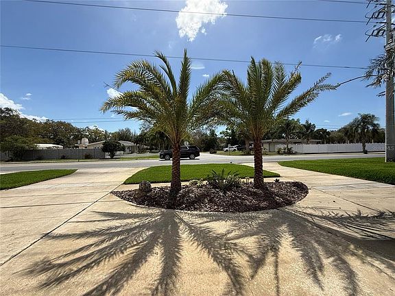 3rd image of 2058 Nursery Rd