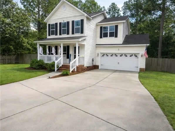 143 Trenton Ct, Raeford, NC 28376