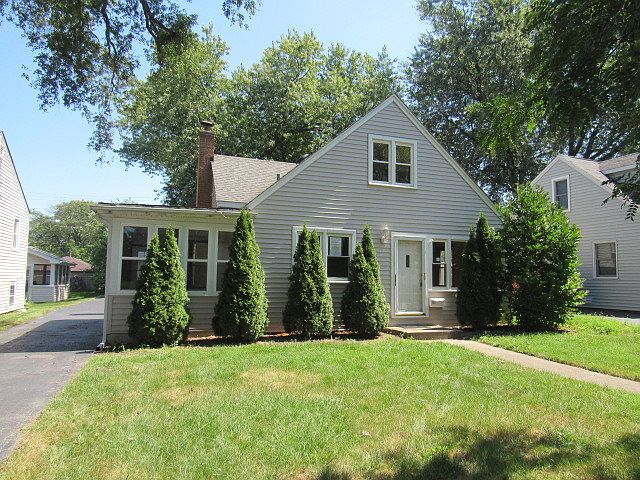 1st image of 233 N 3rd Ave