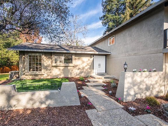 3rd image of 939 Castilleja Ct