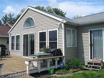 3rd image of 6869 Goldenrod Dr NE