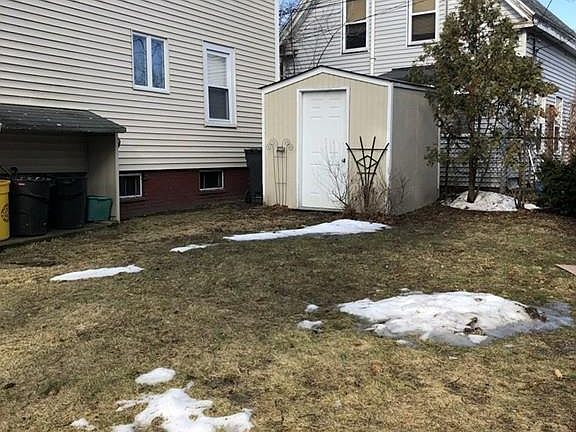 4th image of 21 Hilldale Ave