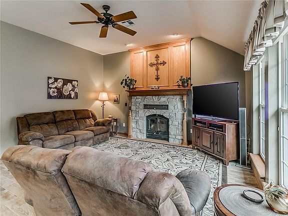 4th image of 108 Timber Lake Dr