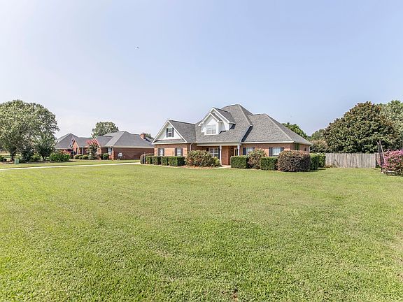 4th image of 104 Ginko Ln
