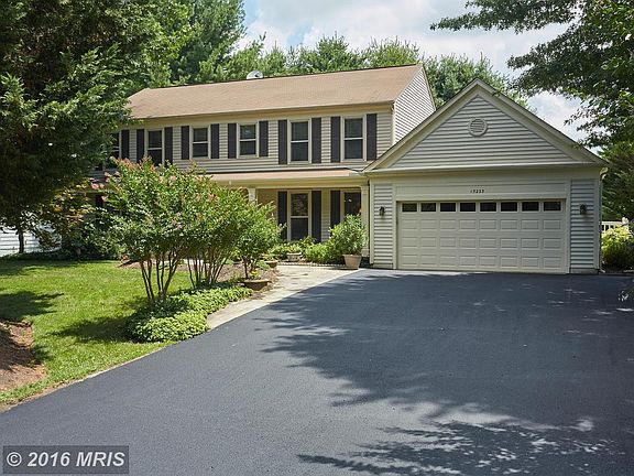 2nd image of 15233 Jones Ln